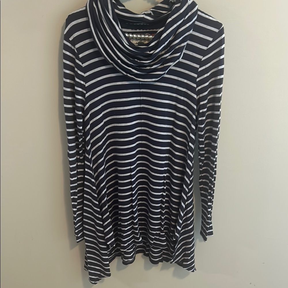 Cupio Women’s Blue and Grey Striped Cowl Neck Tong Sleeve Tunic. Size Medium